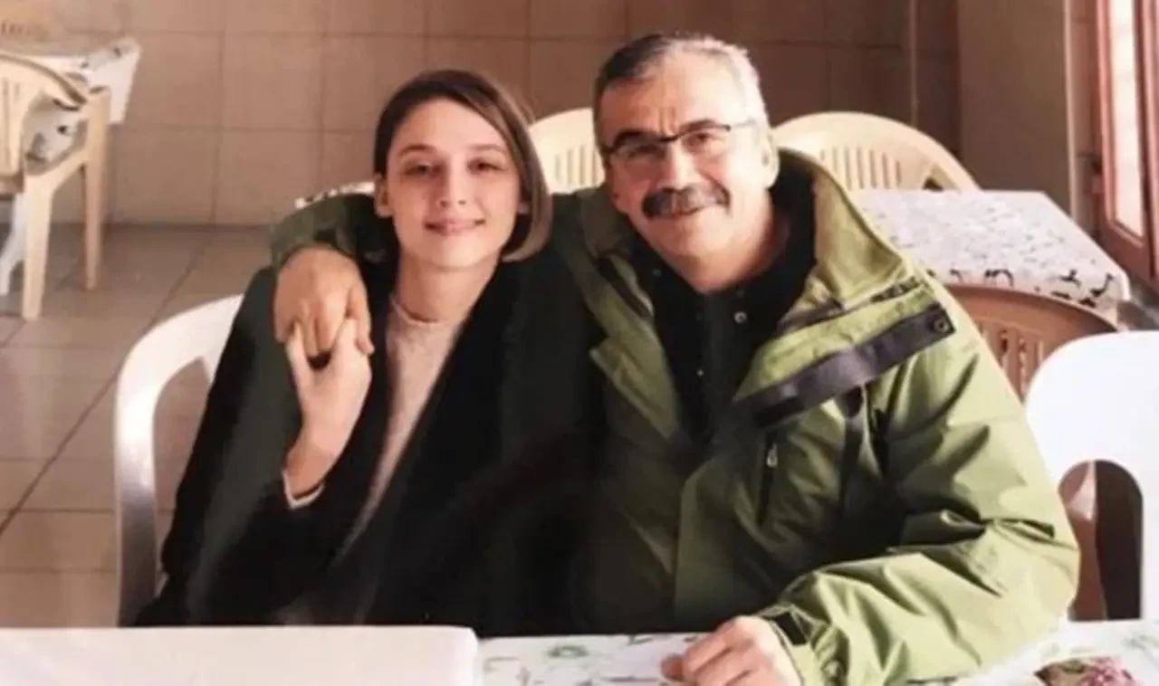 Sırrı Süreyya Önder'in kızı Ceren Önder Kandemir: 'En iyi bildiğin şeyi yap ve diren baba' |