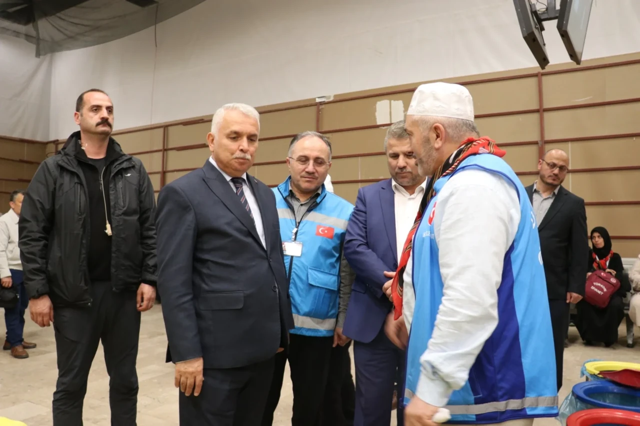 Trabzon’da 160 Hacı Adayı Dualarla Kutsal Topraklara Uğurlandı