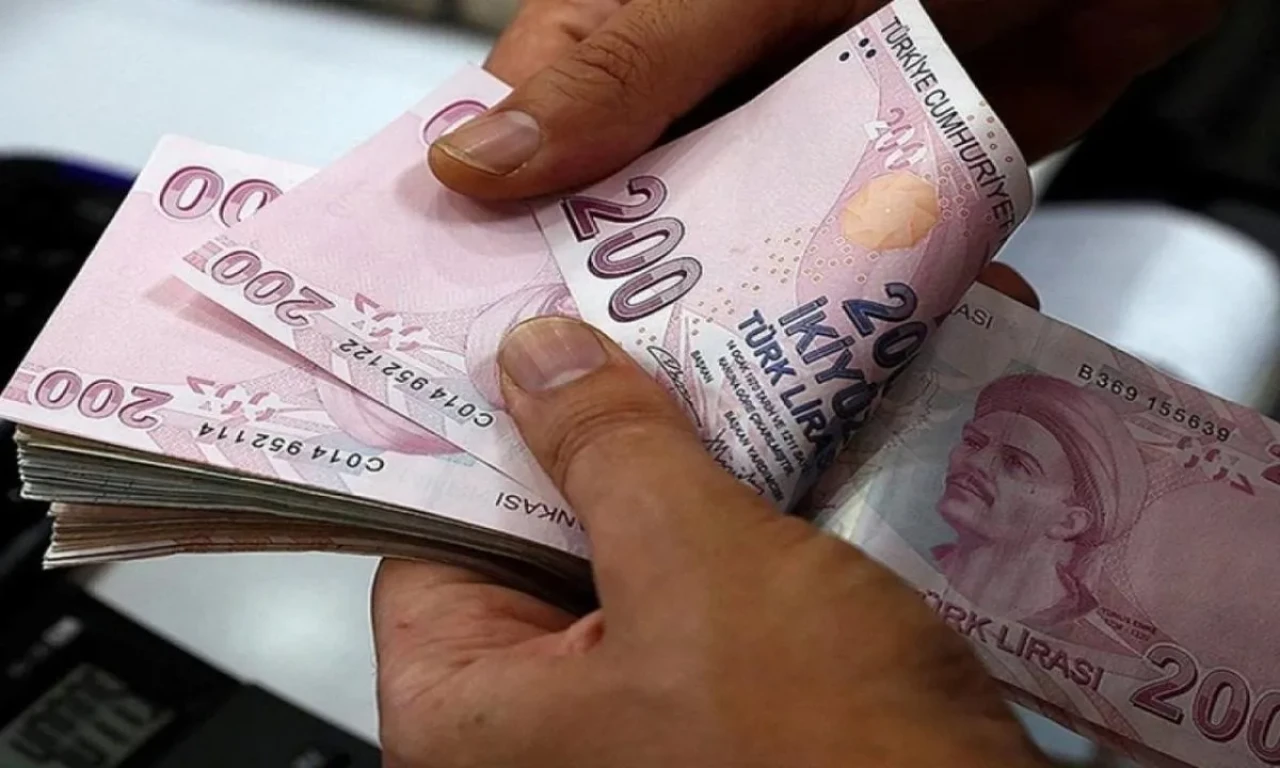 Kurban Bayramı'nda 4.000 TL ikramiye alacak emekliler ve evde bakım maaşı alanlar dikkat!