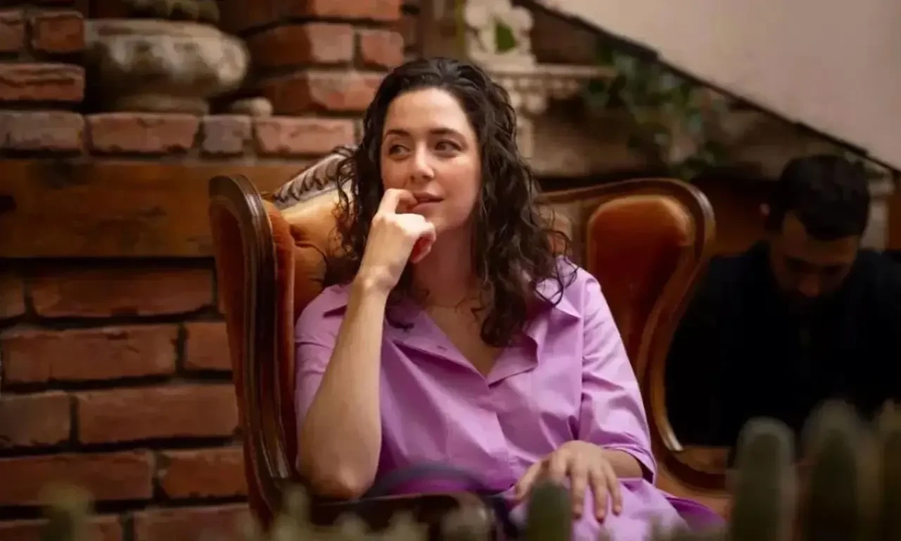 Melis Birkan'ın Dans Eğitimi ve Oyunculuk Yolculuğu: Bale ile Sanatsal Geçişi Hakkında Bilgiler!