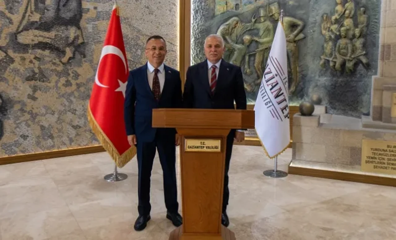 Trabzon Valisi Aziz Yıldırım Gaziantep Valisi Kemal Çeber’i Makamında Çyaret Etti