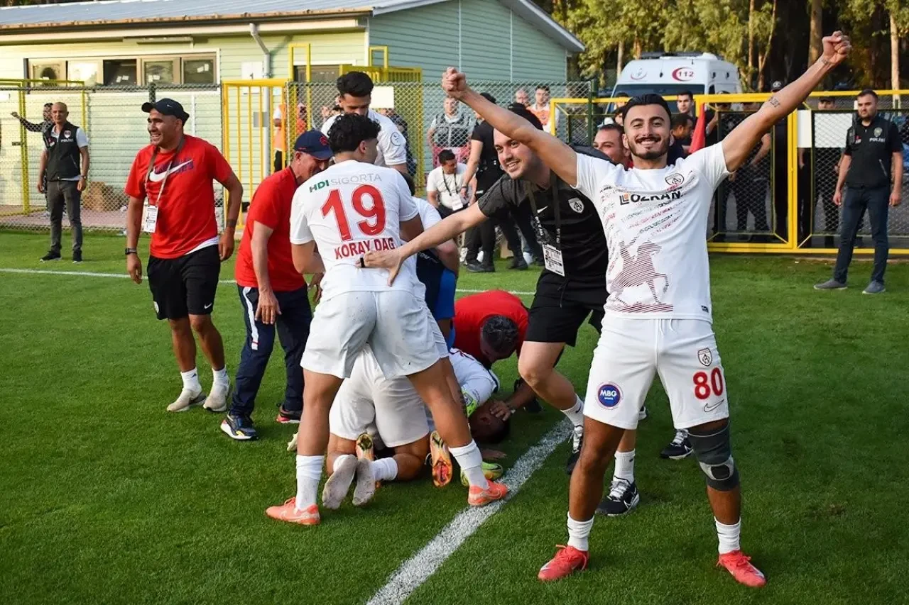 Altınordu, play-off'ta önemli zafer kazandı; genç kaleci Öztaşdelen dikkat çekti!