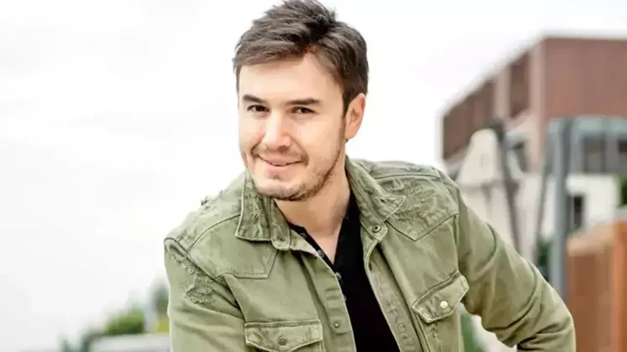 Bir zamanlar Harbiye'de konser veriyordu, şimdi mağaza açılışında...