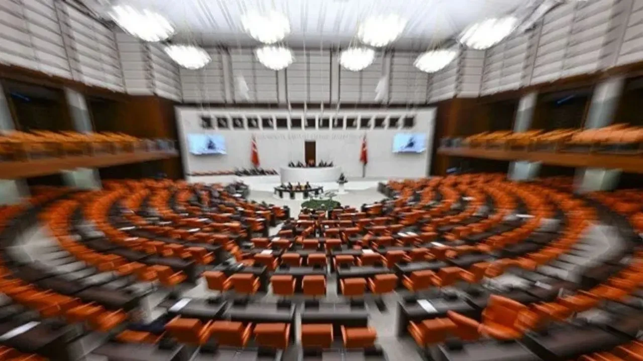 Kamu Personel Alımında 35 Yaş Sınırı ve TRT'ye Taşınmaz Tahsisi Düzenlemesi