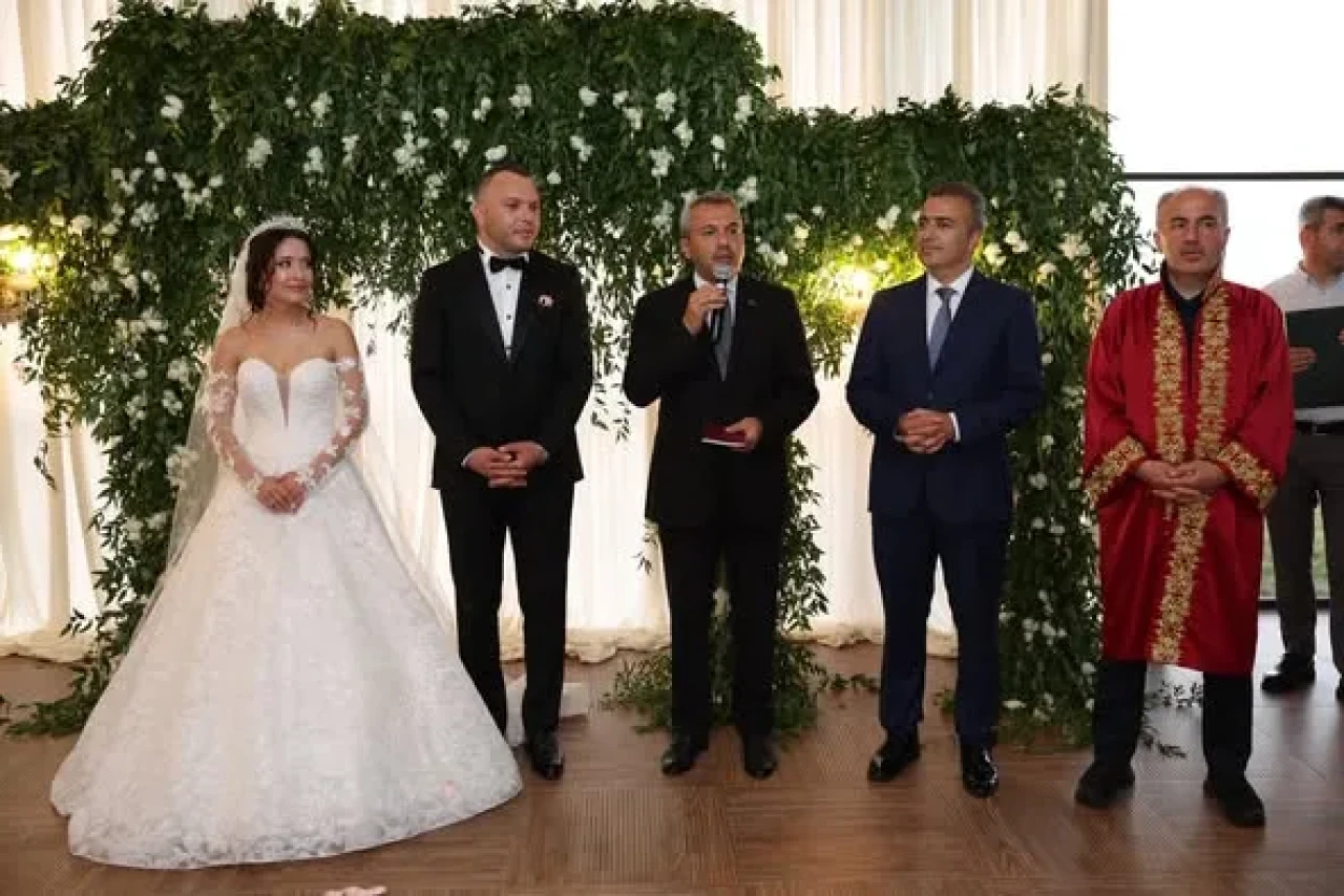 Vali İhsan Selim Baydaş, Rize’de Gerçekleşen Nikâh Törenine Katıldı