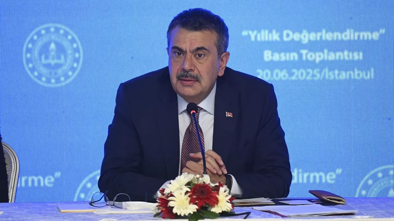 LGS'de soru kitapçığı skandalı: Bakan Tekin suç duyurusunda bulundu