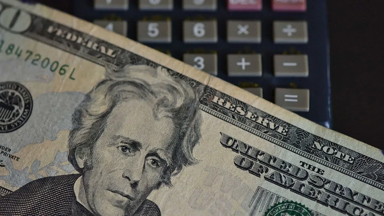 Dolar Endeksi Üç Yılın En Düşüğüne Geriledi, Trump'tan Fed Değişikliği İhtimali Piyasalarda Korku Yarattı