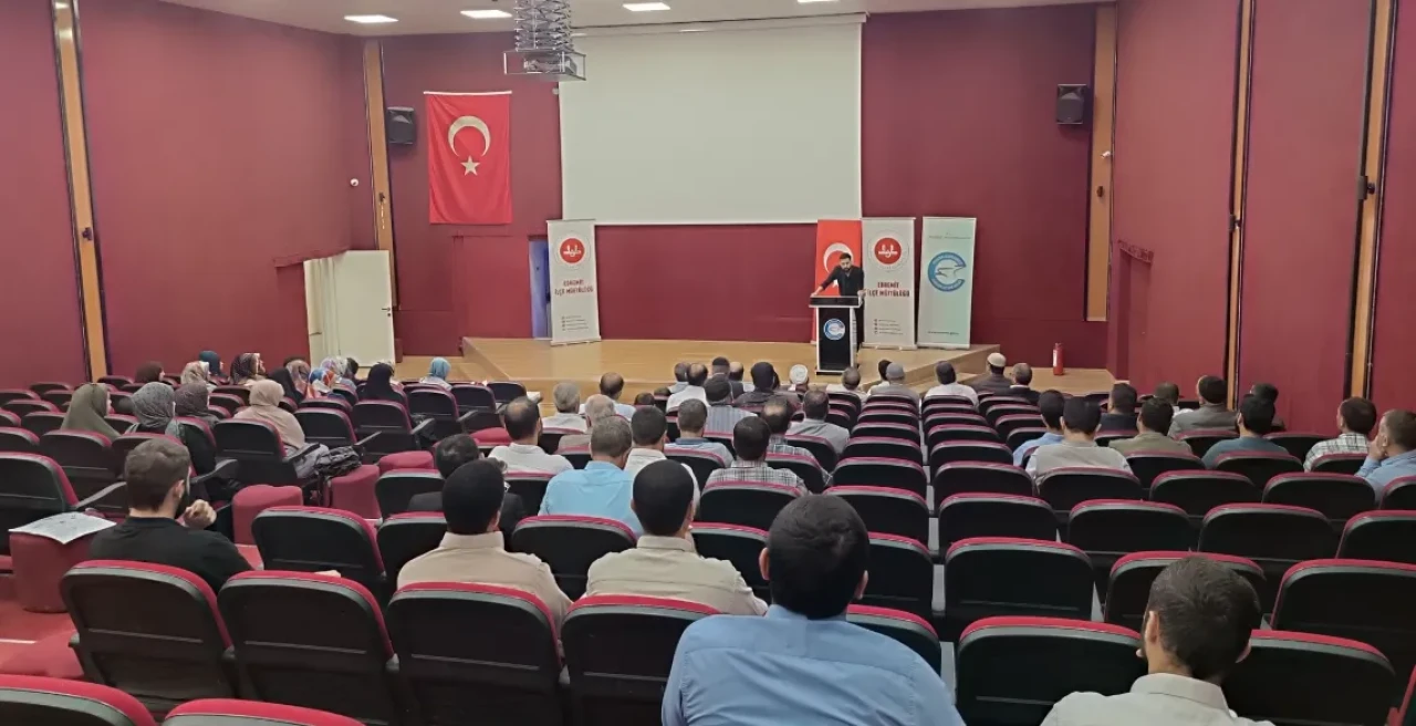 Van Edremit’te “Bir Yetime Aile Olmak” Paneli Gerçekleştirildi