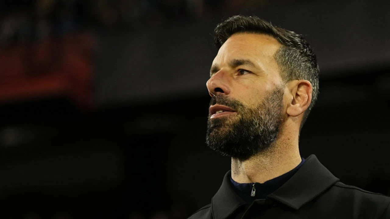 Leicester City, Ruud van Nistelrooy ile yollarını ayırdı, yeni dönem başlıyor!