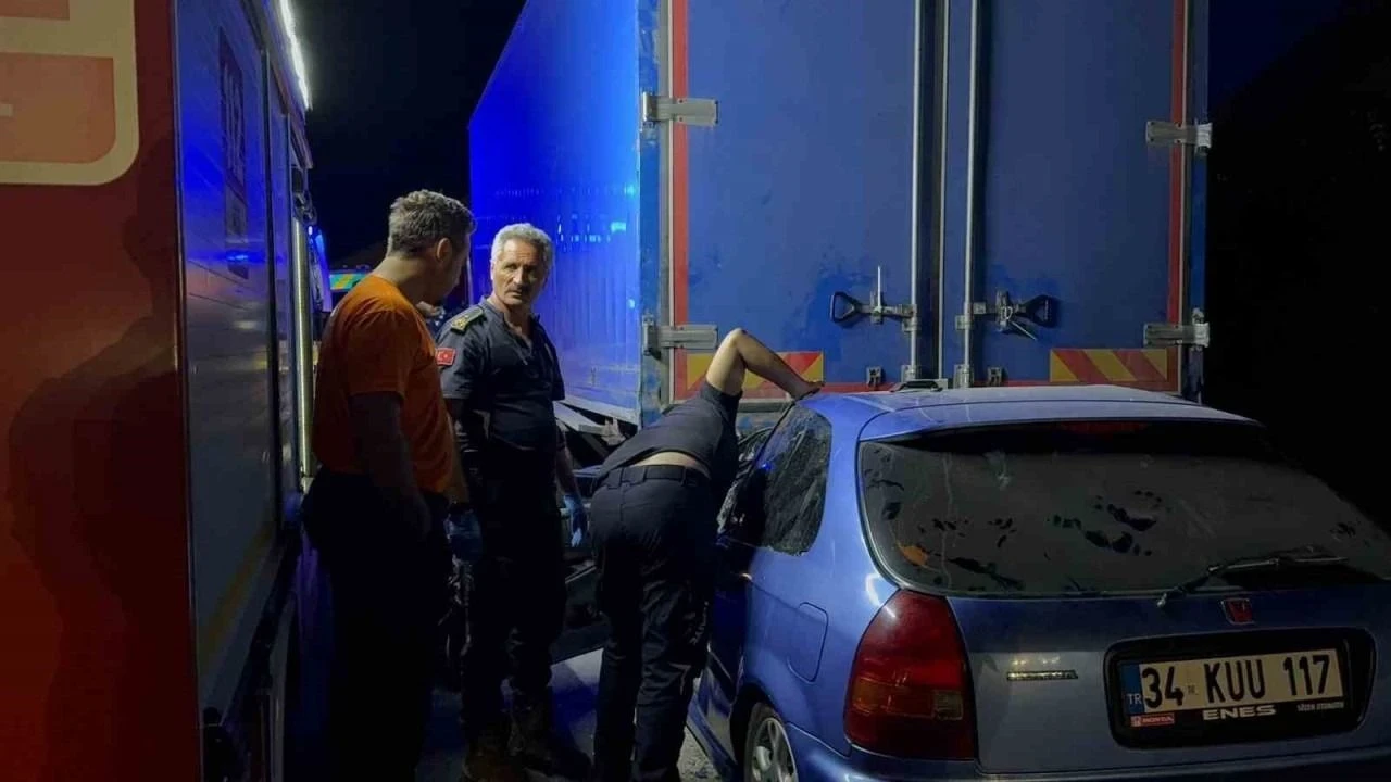 Gemlik'te trafik kazası: 1 ölü, 1 ağır yaralı, kamyon sürücüsü ifadesi alınmak üzere karakola götürüldü.