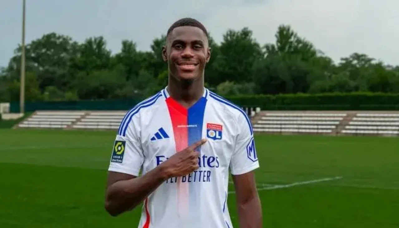 Fenerbahçe, Lyon’un zor durumundan Moussa Niakhate için fırsat kolluyor