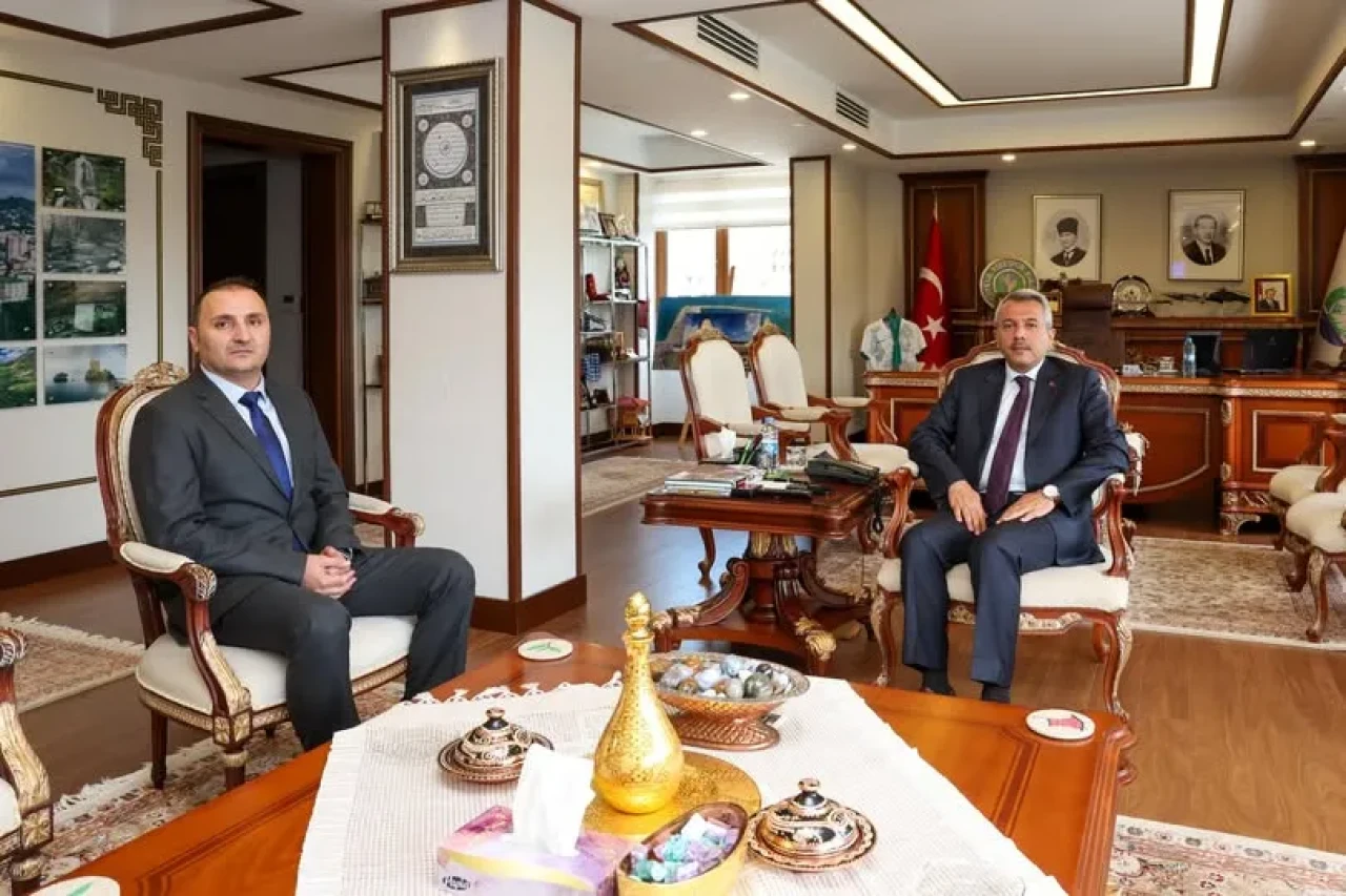 Rize'de Yeni Telekom Müdürü İsmail Kelleci, Validen Hedefler ve Destek Aldı