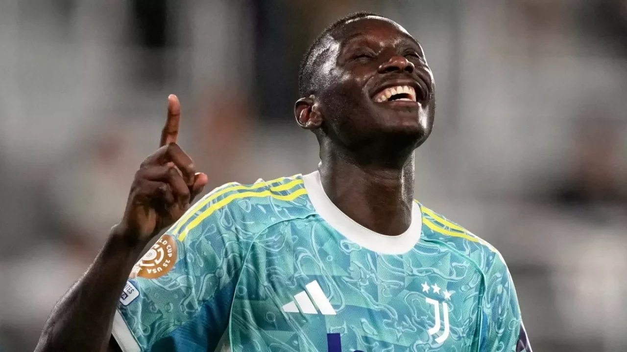 Kolo Muani: Juventus'ta mutluyum, geleceğim transfer pazarında netleşecek