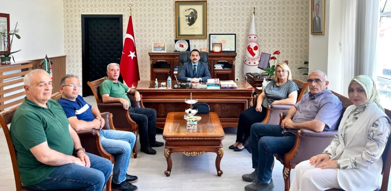 Murgul Kaymakamı Zafer Şahin Başkanlığında Köylere Hizmet Götürme Birliği Encümen Toplantısı Yapıldı