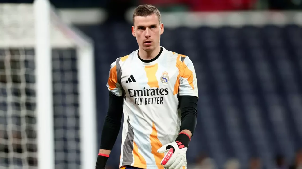 Lunin, Real Madrid'de kalmaya kararlı; Galatasaray'dan gelen teklifler yetersiz kaldı.