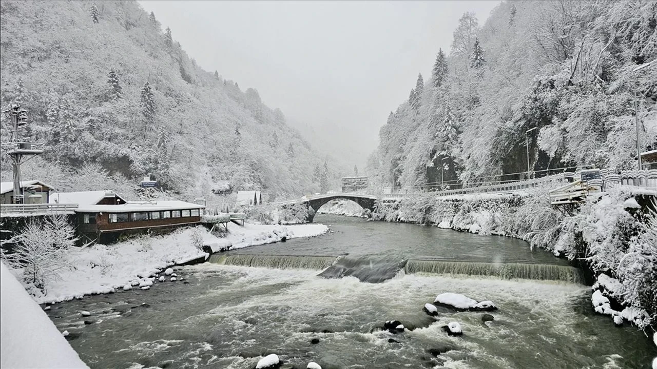 Yaz ortasında Doğu Karadeniz ve Doğu Anadolu'ya kar yağışı uyarısı! Meteoroloji'den dikkat çeken açıklama.