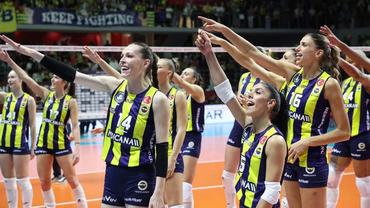 Leicester City, Ruud van Nistelrooy ile karşılıklı olarak yollarını ayırdı