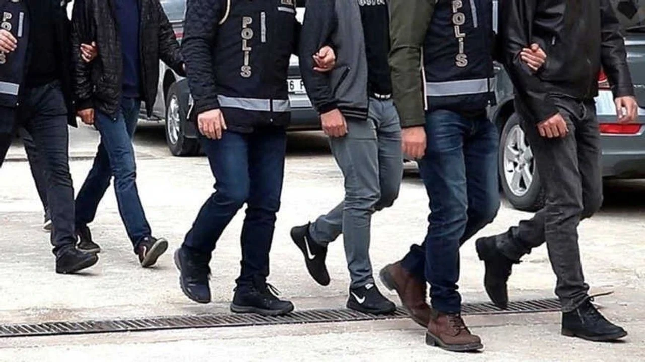 İstanbul'da dolandırıcılık şebekesine yönelik dev operasyon: 18 gözaltı!