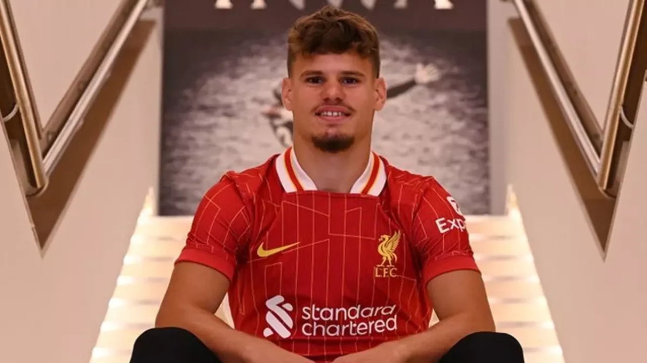 Liverpool, Bournemouth'tan Macar futbolcu Milos Kerkez'i 46.5 milyon euroya transfer etti