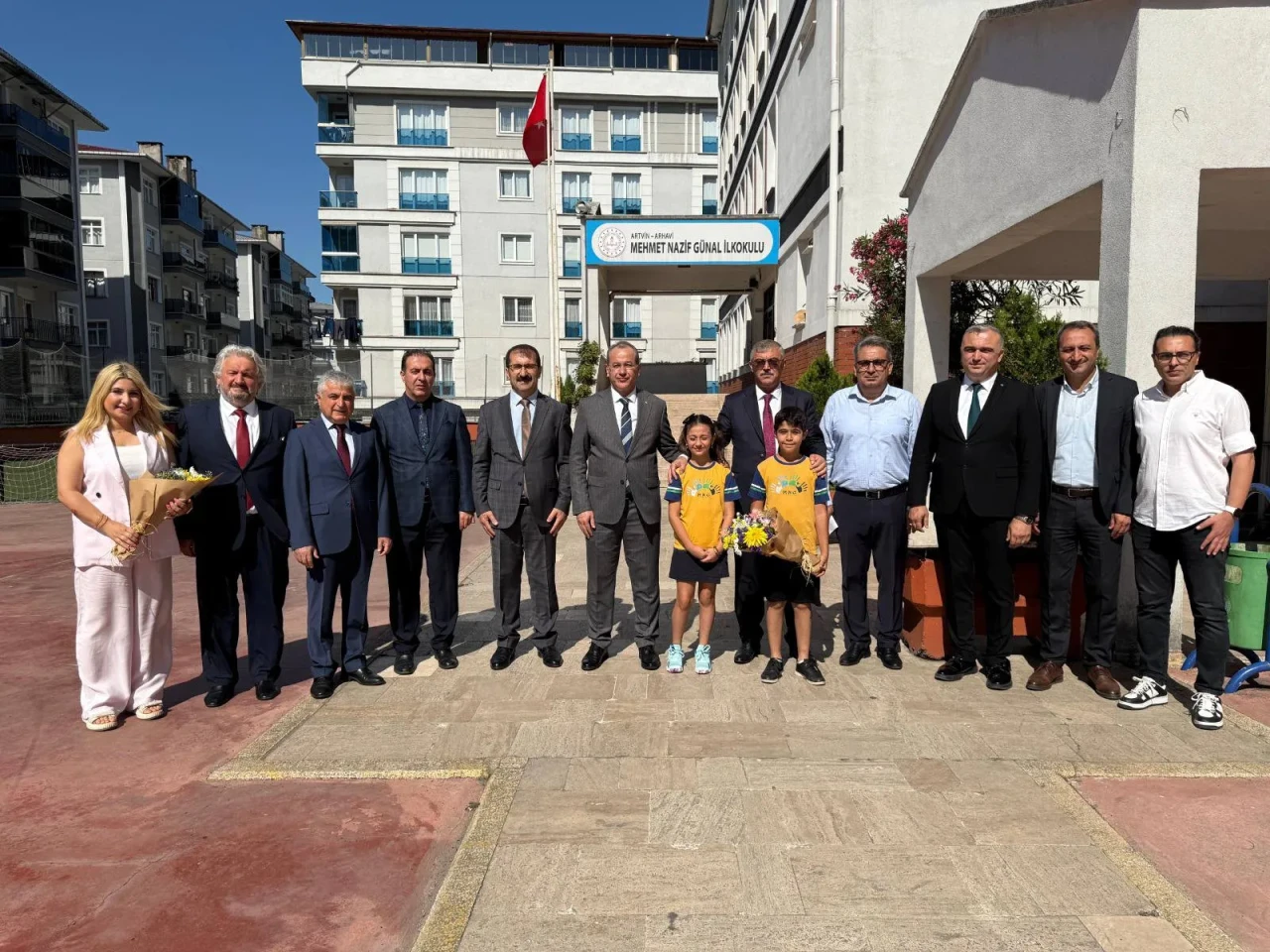 Eğitimde Yeni Dönem: Genel Müdürler Hopa İmam Hatip Lisesi'nde Seminer Çalışmalarını İnceledi
