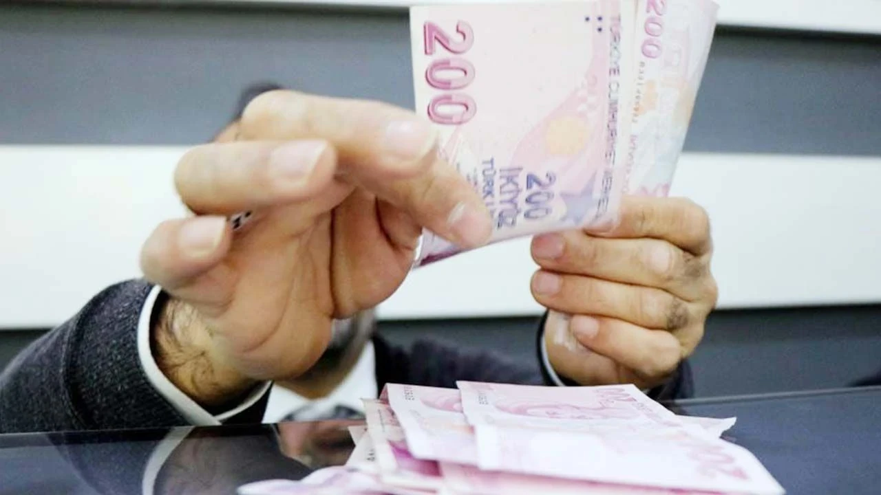 Tavas'ta öğretmenlere 89.800 TL'lik promosyon ödemesi, eğitim camiasında memnuniyeti artırdı