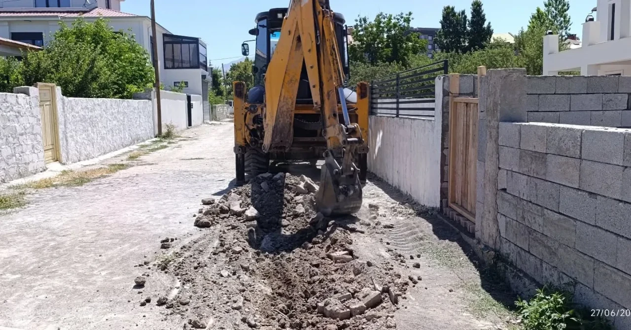 Edremit Belediyesi’nden Eminpaşa Mahallesi’ne Yol Bakım Desteği