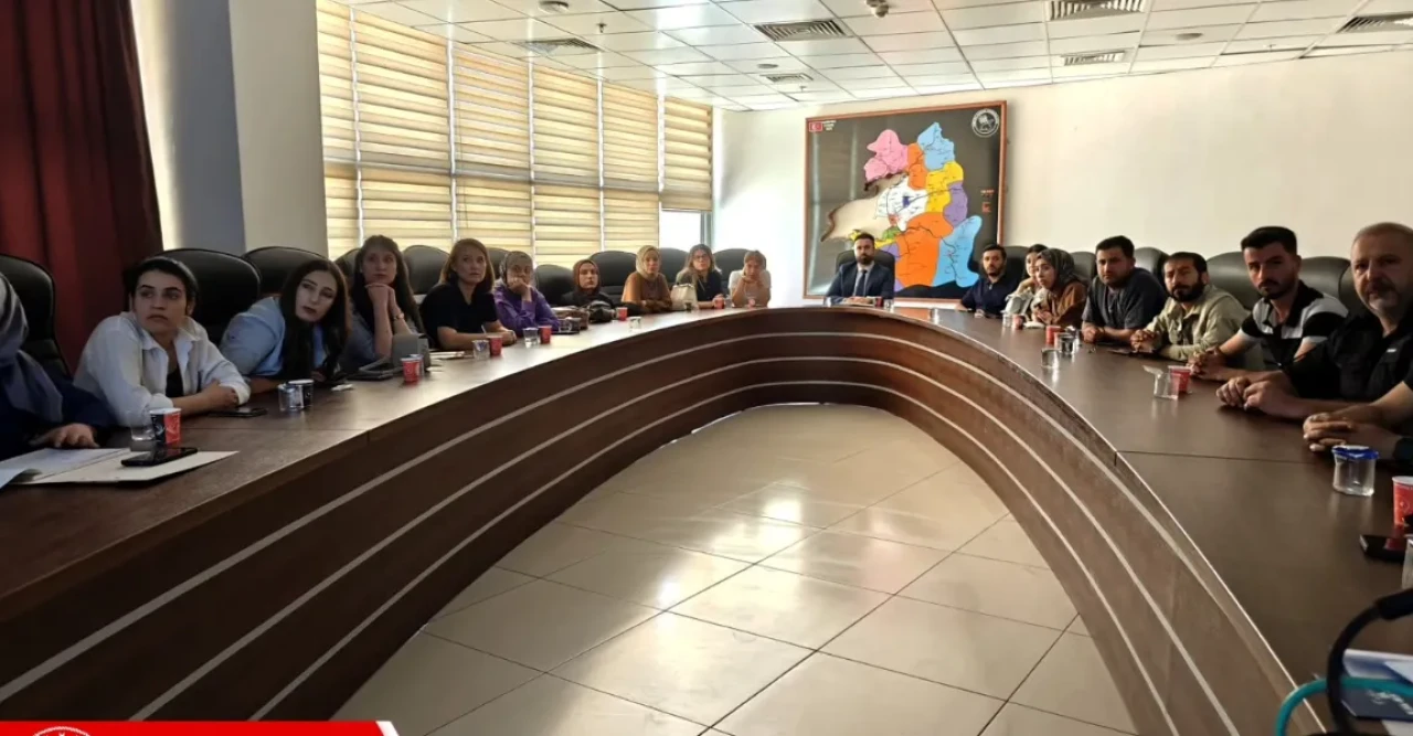 Van İl Sağlık Müdürlüğü’nde Gebe Okulu ve Ebe Polikliniği Toplantısı Gerçekleştirildi