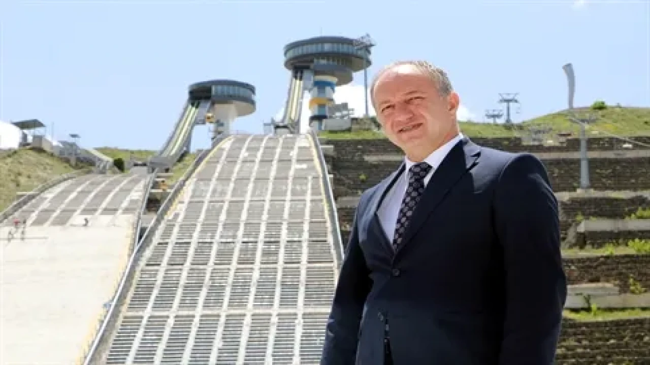 Erzurum'daki Kayakla Atlama Kuleleri Ahşap Pistlerle Yenileniyor