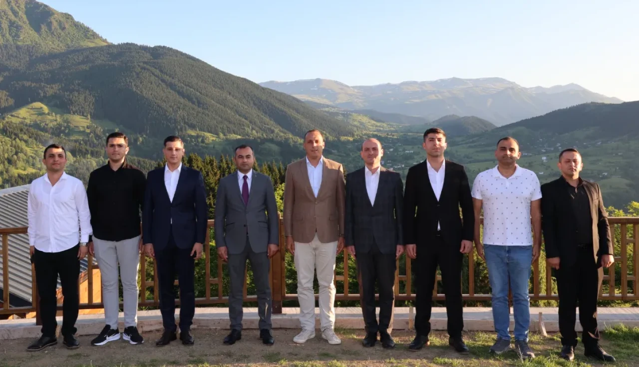 Şavşat’ta Görev Süresi Dolan Güvenlik Personeli İçin Veda Yemeği Düzenlendi