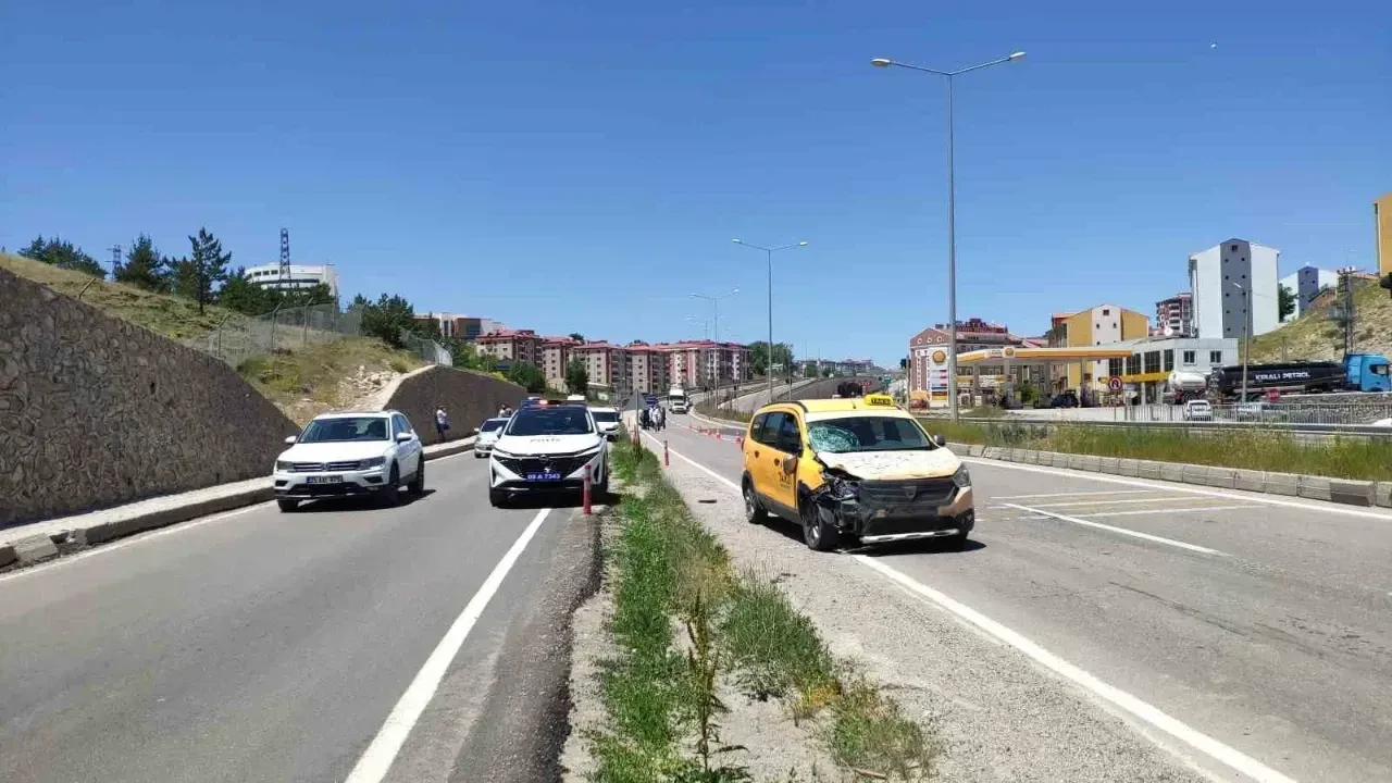 Bayburt'ta Taksi Çarpan Yaya Hayatını Kaybetti, Olayla İlgili Soruşturma Başlatıldı