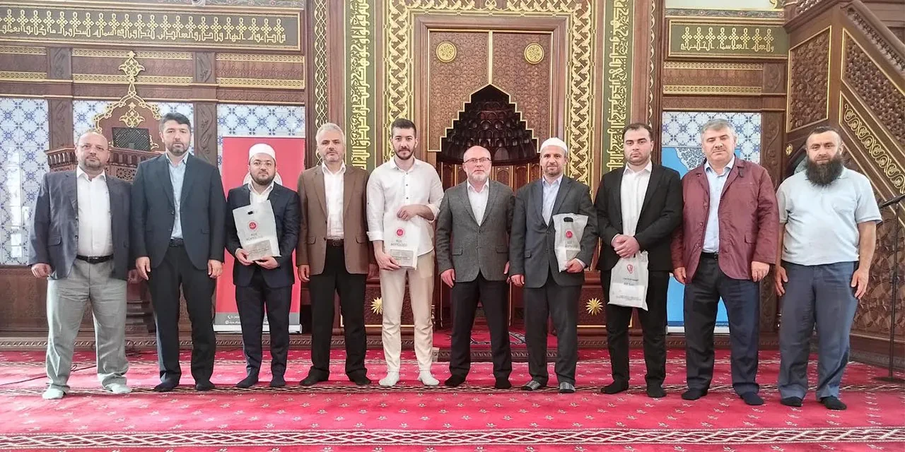 Rize'de Ezanı Güzel Okuma Yarışması'nda Murat Bayar birinci oldu, bölge finalini kazanarak Rize'yi temsil edecek!