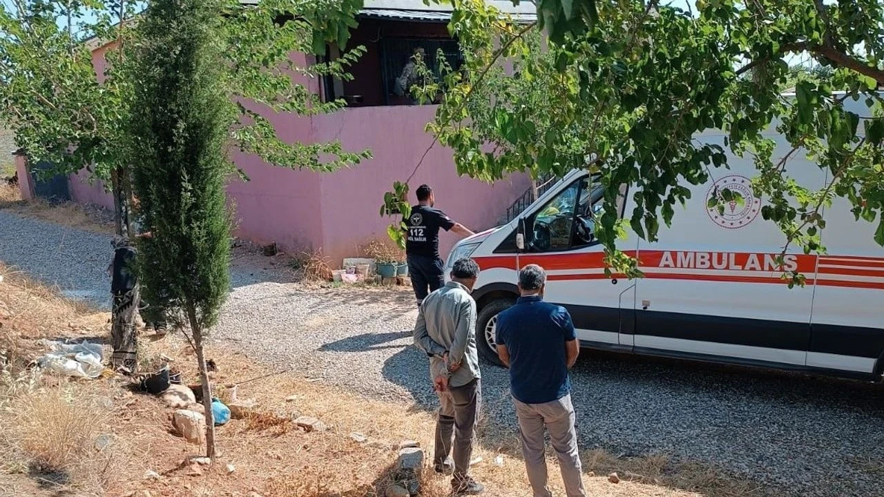 Adıyaman'da silahla eşi öldüren 65 yaşındaki zanlı gözaltında, aile içi şiddet trajedisi yaşandı.