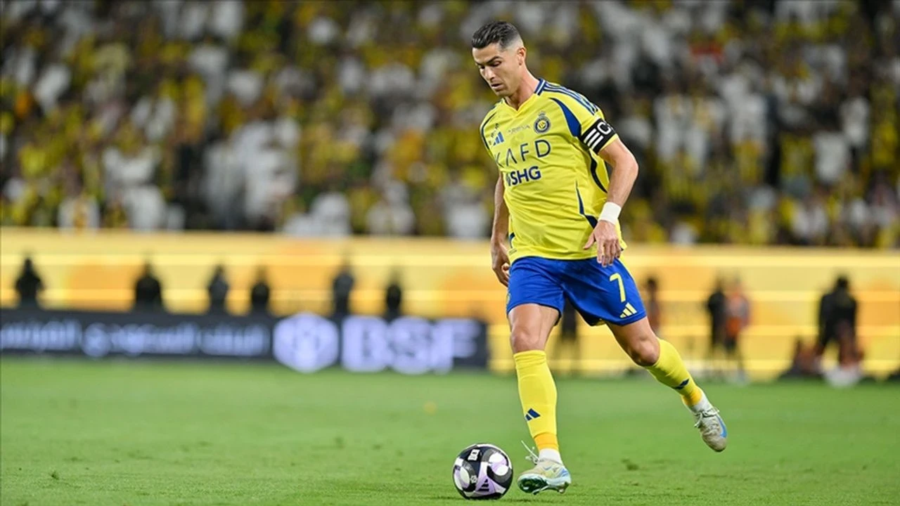 Ronaldo, Al Nassr ile yeni sözleşme imzaladı: "Birlikte tarih yazalım" dedi