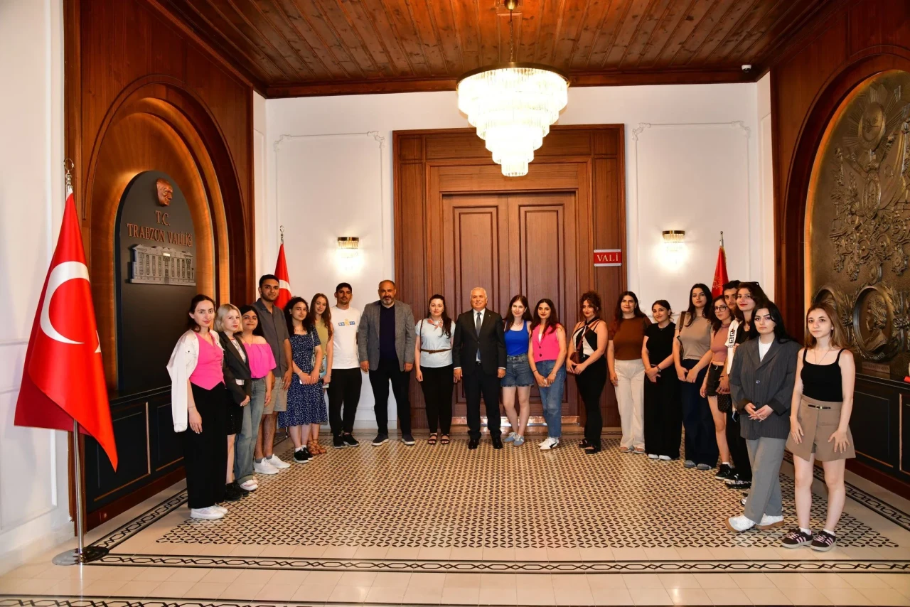 Gürcistanlı öğrenciler Türkiye'de Türkçe öğreniyor ve kültürel dostluk kuruyor