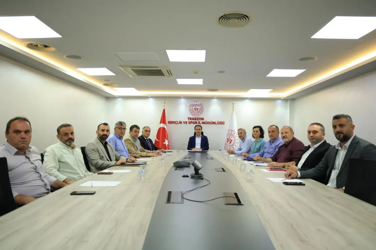 Trabzon Gençlik ve Spor İl Müdürlüğü’nde Koordinasyon ve İstişare Toplantısı Yapıldı