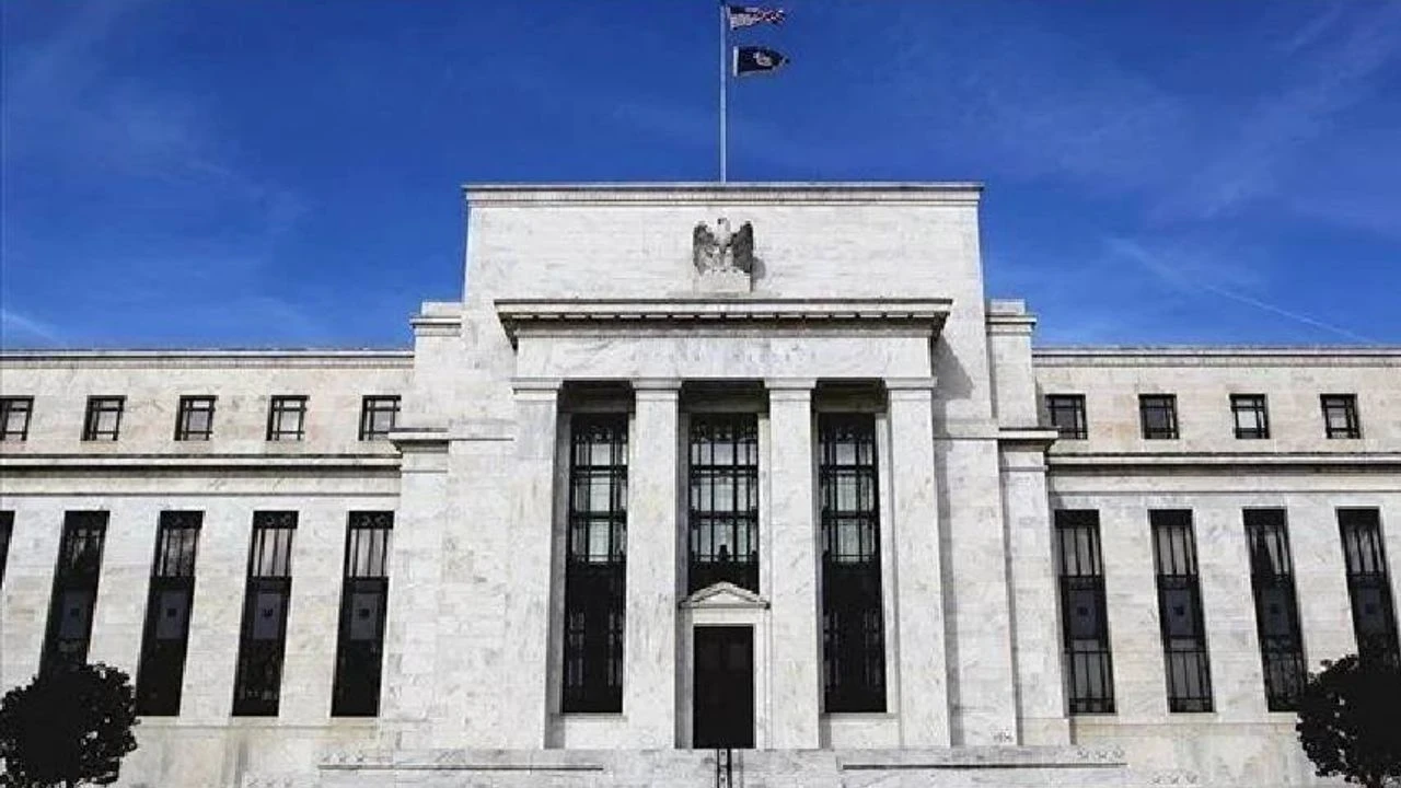 Fed faizlerini sabit tuttu, ekonomik belirsizlik sürüyor