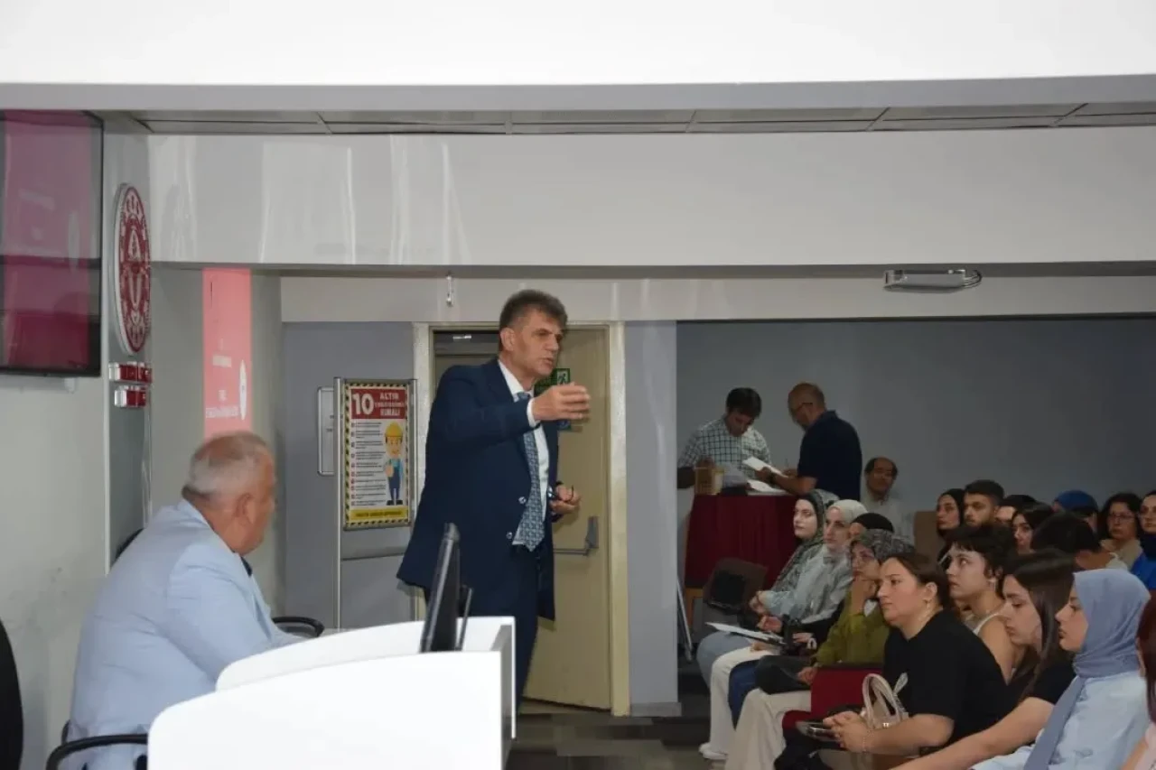 Trabzon İl Sağlık Müdürlüğü’nde İş Sağlığı ve Güvenliği Eğitimi Düzenlendi