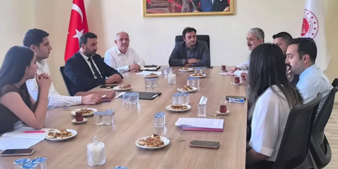 Van'da Bağımlılıkla Mücadele İçin Kurumlar El Ele: Yeşilay ve Adalet Bakanlığı İş Birliğiyle Toplantı