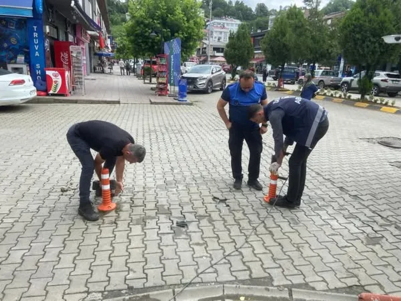 Engelli Geçitleri Önlerine Dubalama Çalışması Yapıldı...