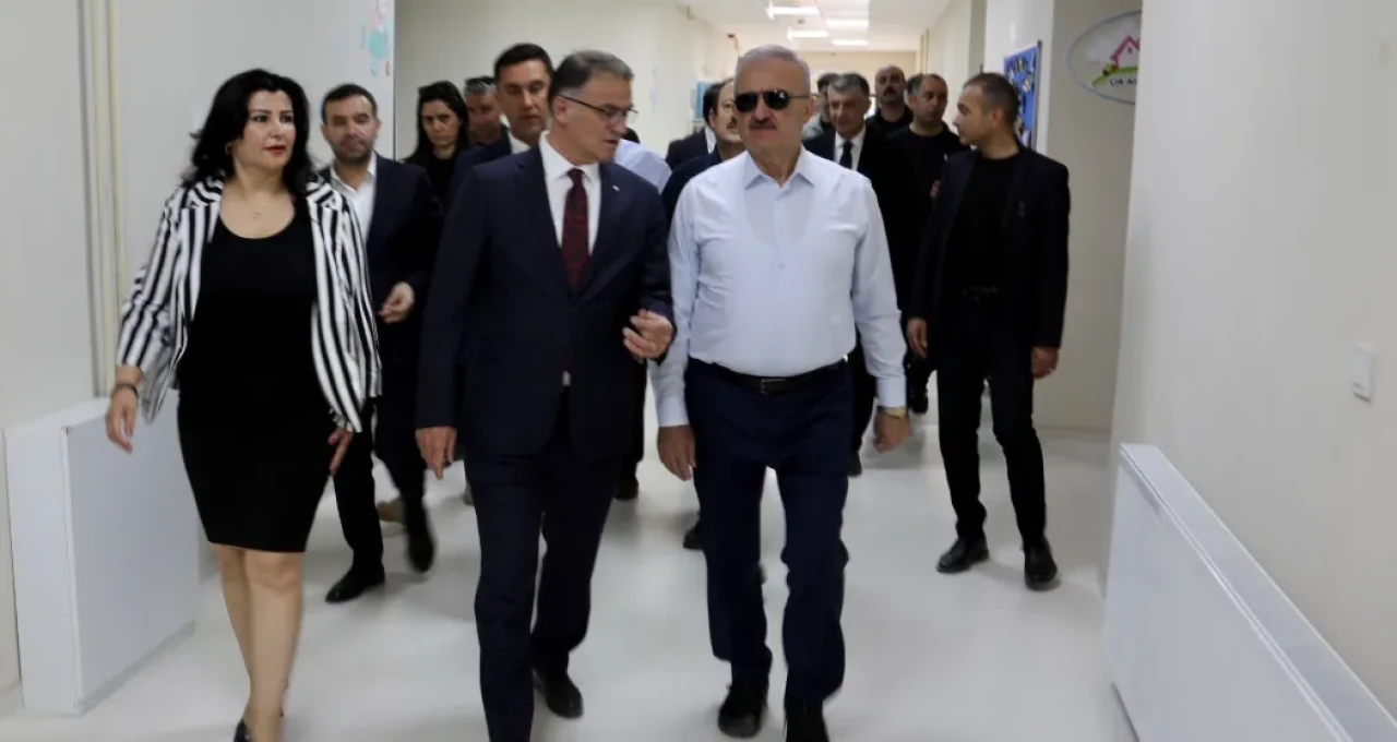 İçişleri Bakan Yardımcısı Münir Karaloğlu, Van Edremit’teki Vangölü Anaokulu’nu Ziyaret Etti