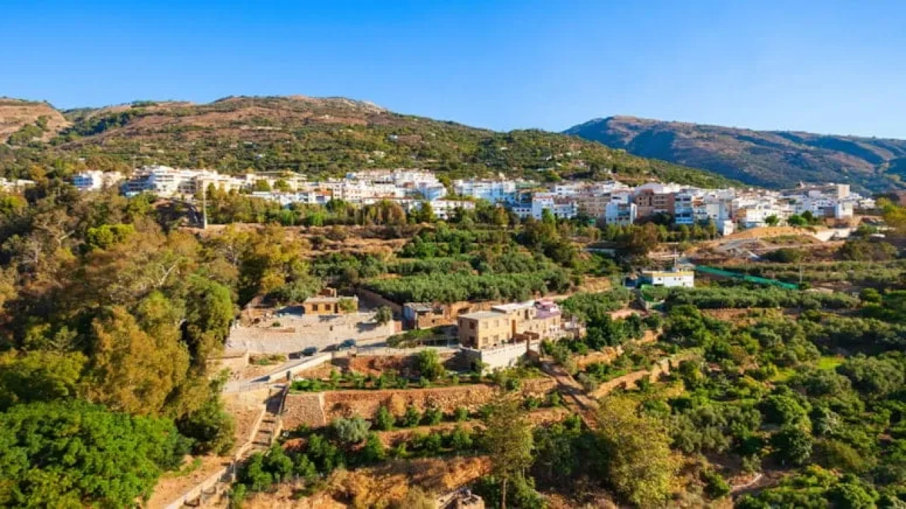 Granada'nın Lanjaron kasabasında 25 yıldır ölmek yasal olarak yasaklandı