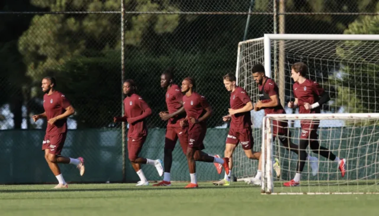 Trabzonspor'un Onuachu Transferiyle Yabancı Kontenjanı Taştı, Ayrılacak İsimler Belirlendi
