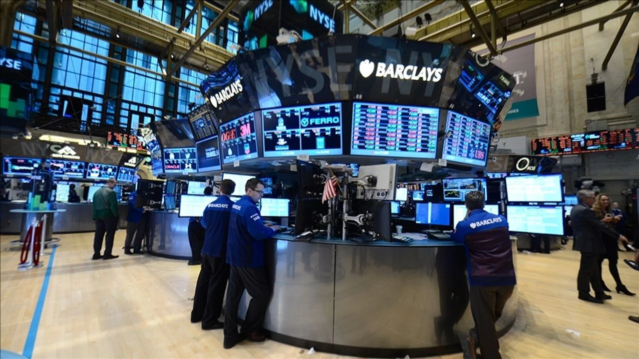 Fed'in tutanakları küresel piyasalarda risk iştahını artırdı, Trump'tan yeni tarife tehditleri geldi.