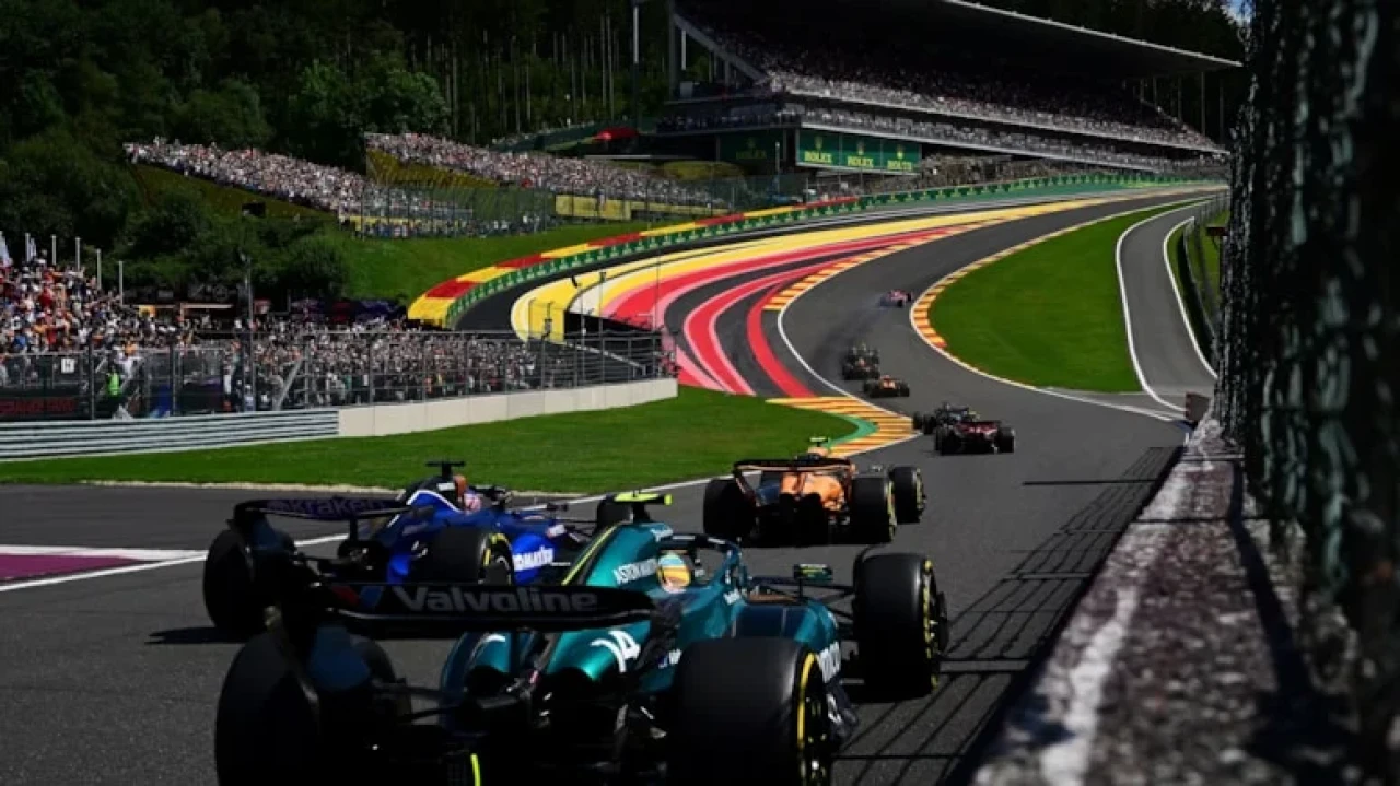 Belçika Grand Prix'si: Piastri ve Norris liderliğe koşuyor!