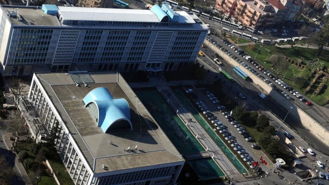 İmamoğlu'na Yolsuzluk ve Terör İddiasıyla Gözaltı Kararı: 300'den Fazla Şüpheliyle Soruşturma Derinleşiyor