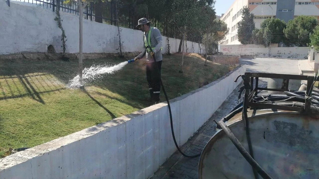 Güzelbahçe'de su krizine karşı seferberlik: Kuyu ve tankerler halka açıldı!
