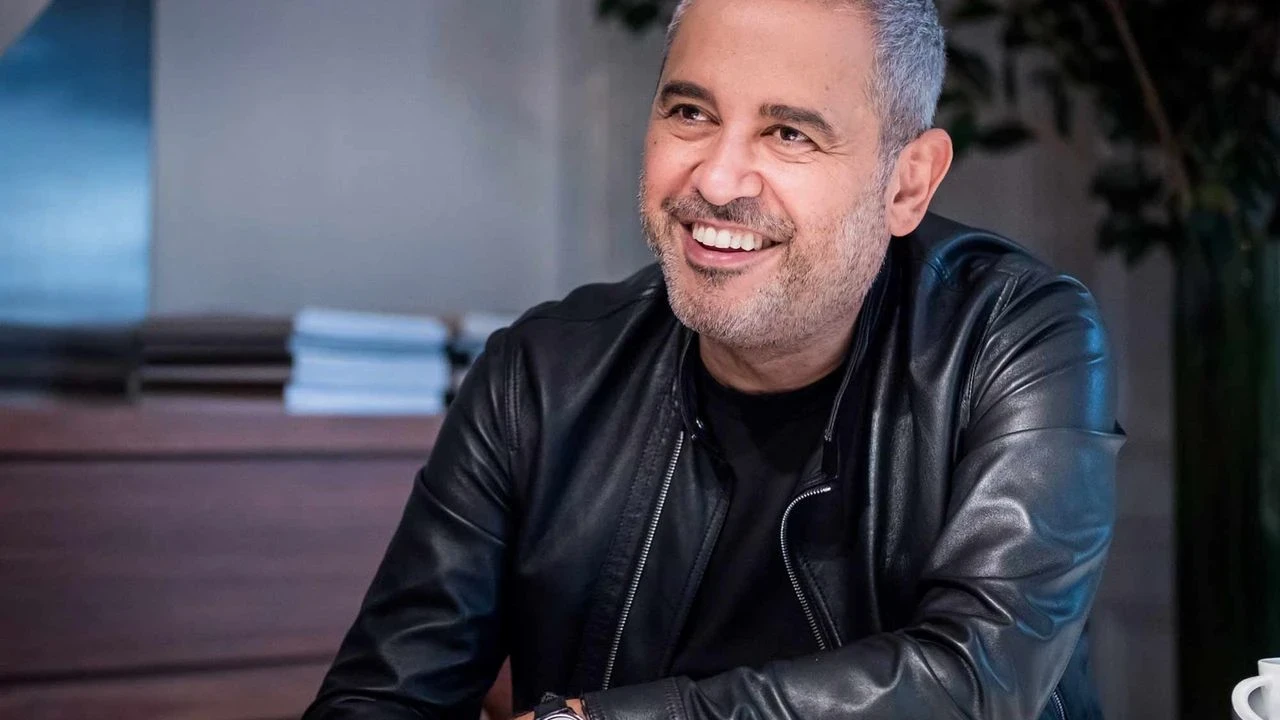 Elie Saab’ın oğlu Celio’nun düğününde Hande Erçel şıklığıyla dikkat çekti!