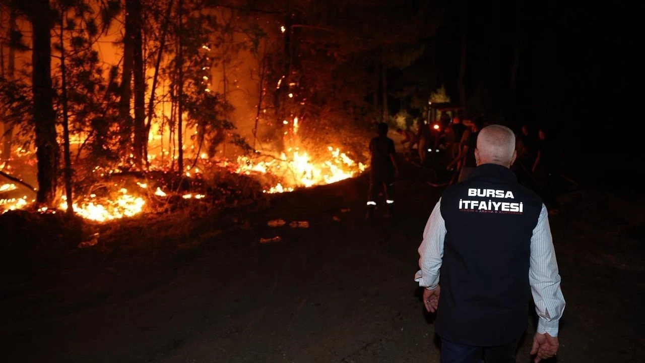 Bursa'da sabotaj şüphesiyle çıkan yangında hızlı müdahale, 2 kişi gözaltında