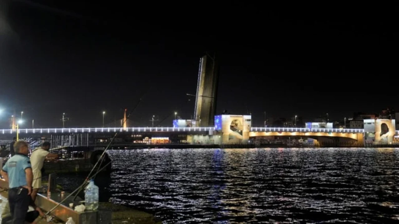 Galata Köprüsü geçici olarak trafiğe kapatıldı; bakım onarım çalışmaları sürüyor