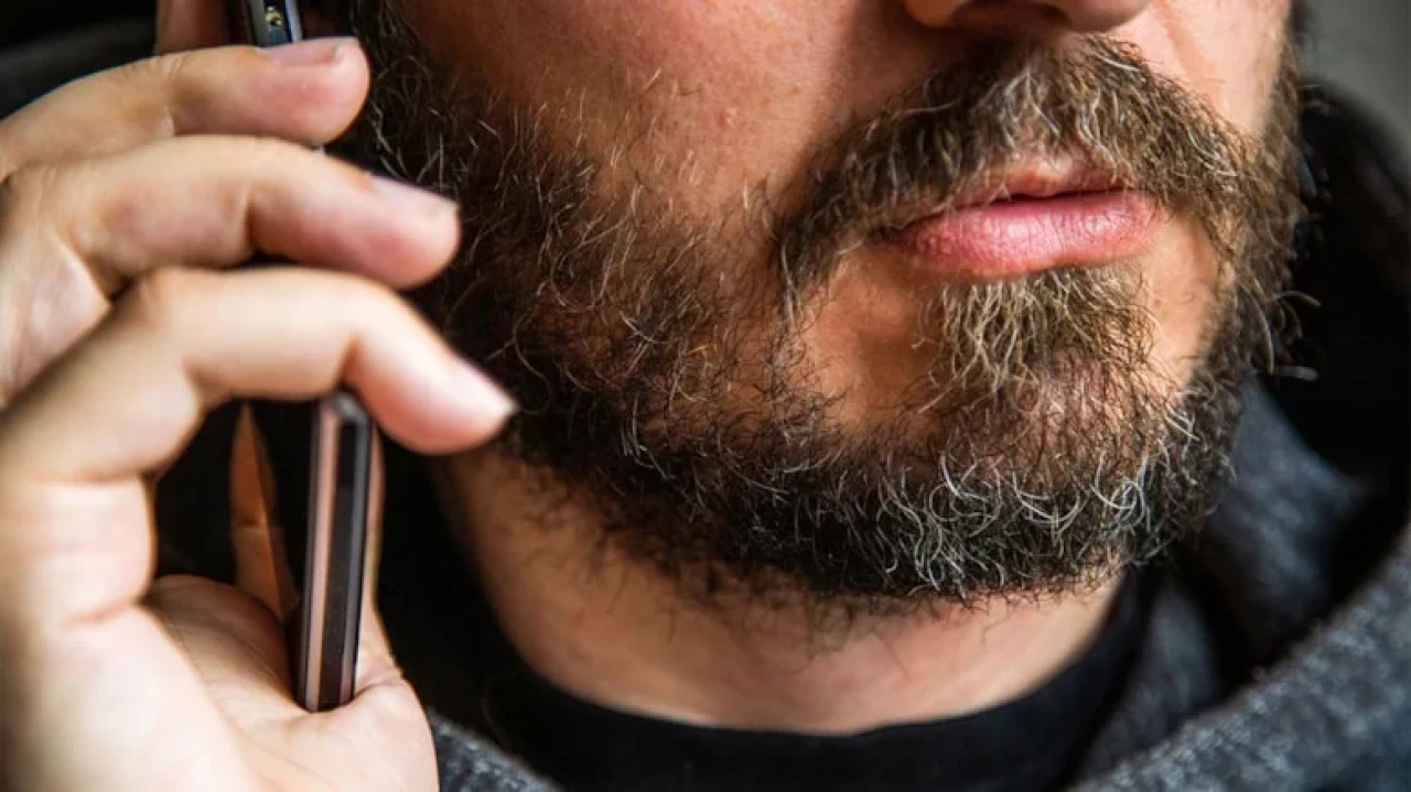 Sosis fiyatı yüzünden polisi arayan gence kötüye kullanım cezası!